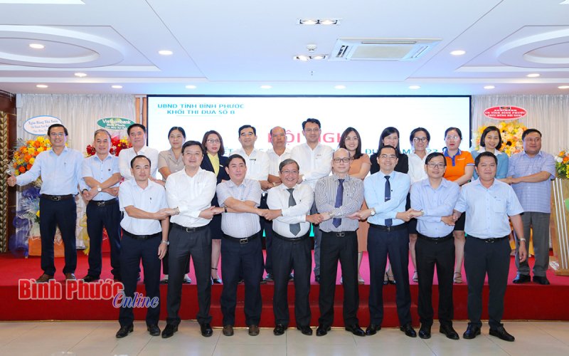 Khối thi đua số 8 ký kết giao ước thi đua năm 2023