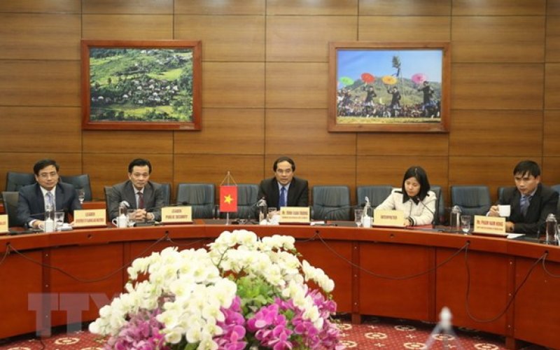 Trao đổi kinh nghiệm trong đấu tranh phòng, chống mua bán người