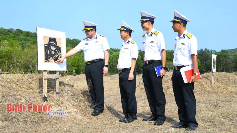 Bộ Tư lệnh Vùng 5 Hải quân kiểm tra công tác huấn luyện chiến sĩ mới
