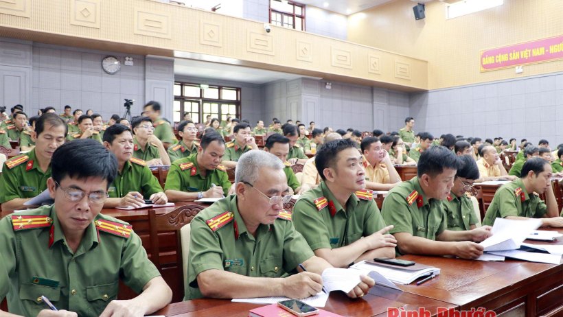 Công an Bình Phước sinh hoạt chuyên đề ‘Học tập, thực hiện 6 điều Bác Hồ dạy Công an nhân dân’