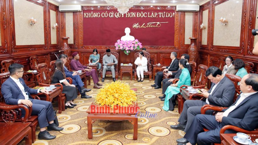Đoàn Đại sứ quán Liên bang Nigeria chào xã giao lãnh đạo tỉnh Bình Phước
