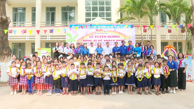 Đồng Phú tuyên dương 90 dũng sĩ kế hoạch nhỏ năm học 2023-2024