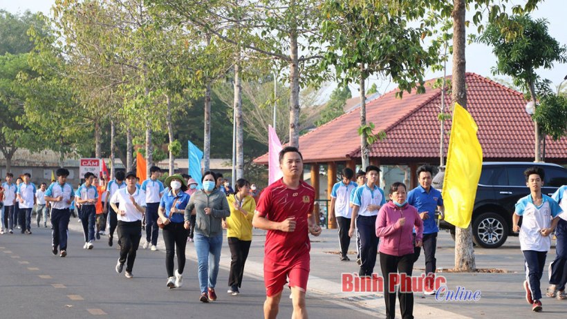 Đồng Xoài, Lộc Ninh: Phát động Ngày chạy Olympic vì sức khỏe toàn dân năm 2024