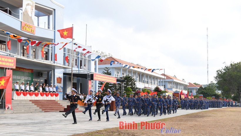 Trung tướng Nguyễn Trọng Bình dự lễ ra quân huấn luyện tại Lữ đoàn 127