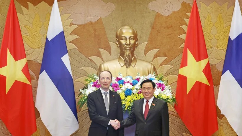 Việt Nam coi trọng phát triển quan hệ hữu nghị và hợp tác nhiều mặt với Phần Lan