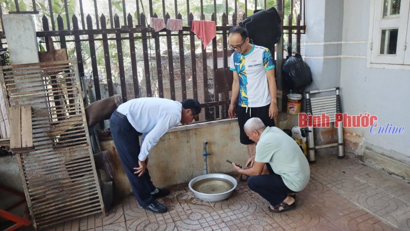 Vụ nước sinh hoạt ở thành phố Đồng Xoài bị đục, cặn: Có thể đến cuối tháng 3 mới xử lý xong