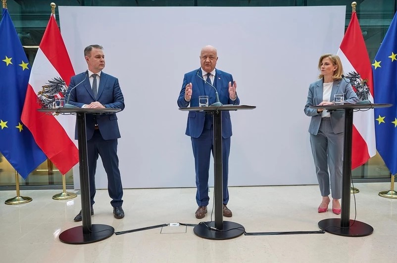 Áo thành lập chính phủ liên minh, chấm dứt thời gian chờ đợi lâu nhất lịch sử