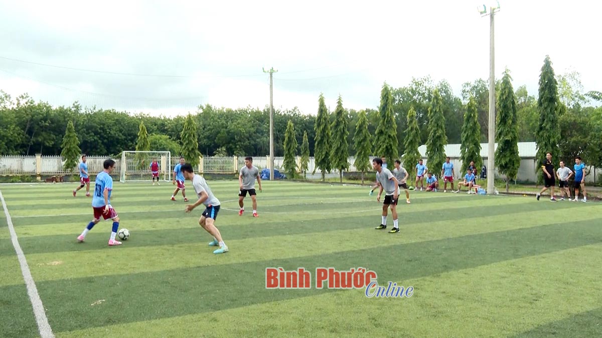 Bình Phước: Khai mạc Giải bóng đá công nhân, lao động các khu công nghiệp tỉnh năm 2025