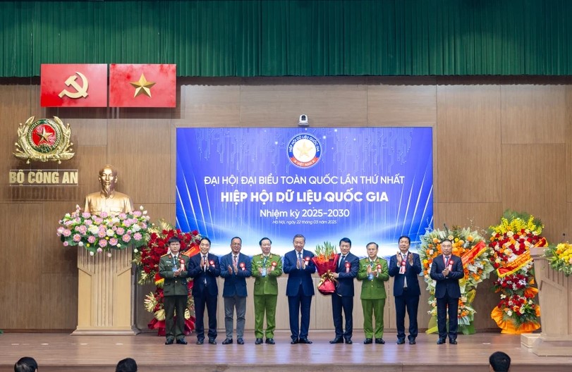 Bộ trưởng Lương Tam Quang làm Chủ tịch Hiệp hội Dữ liệu Quốc gia