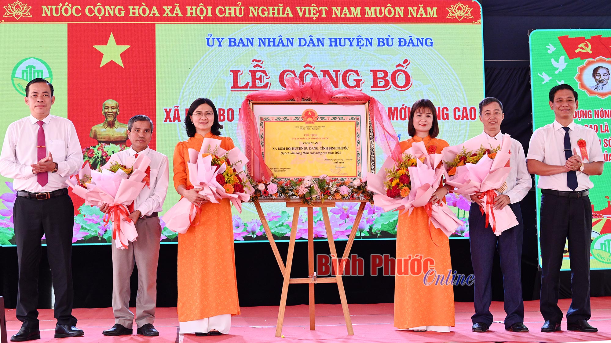 Bom Bo đạt chuẩn xã nông thôn mới nâng cao
