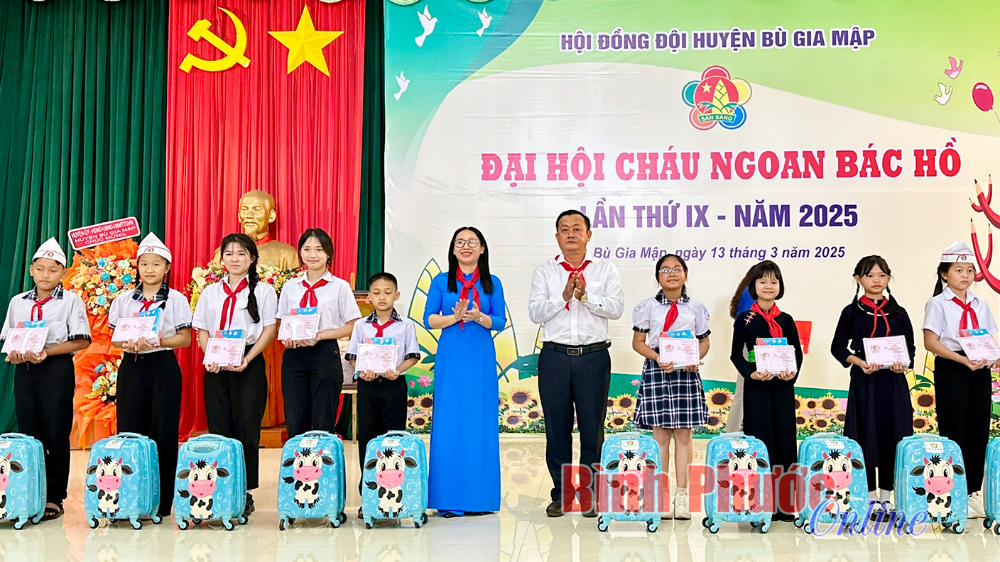 Bù Gia Mập: Tuyên dương 54 đội viên, thiếu niên, nhi đồng tiêu biểu