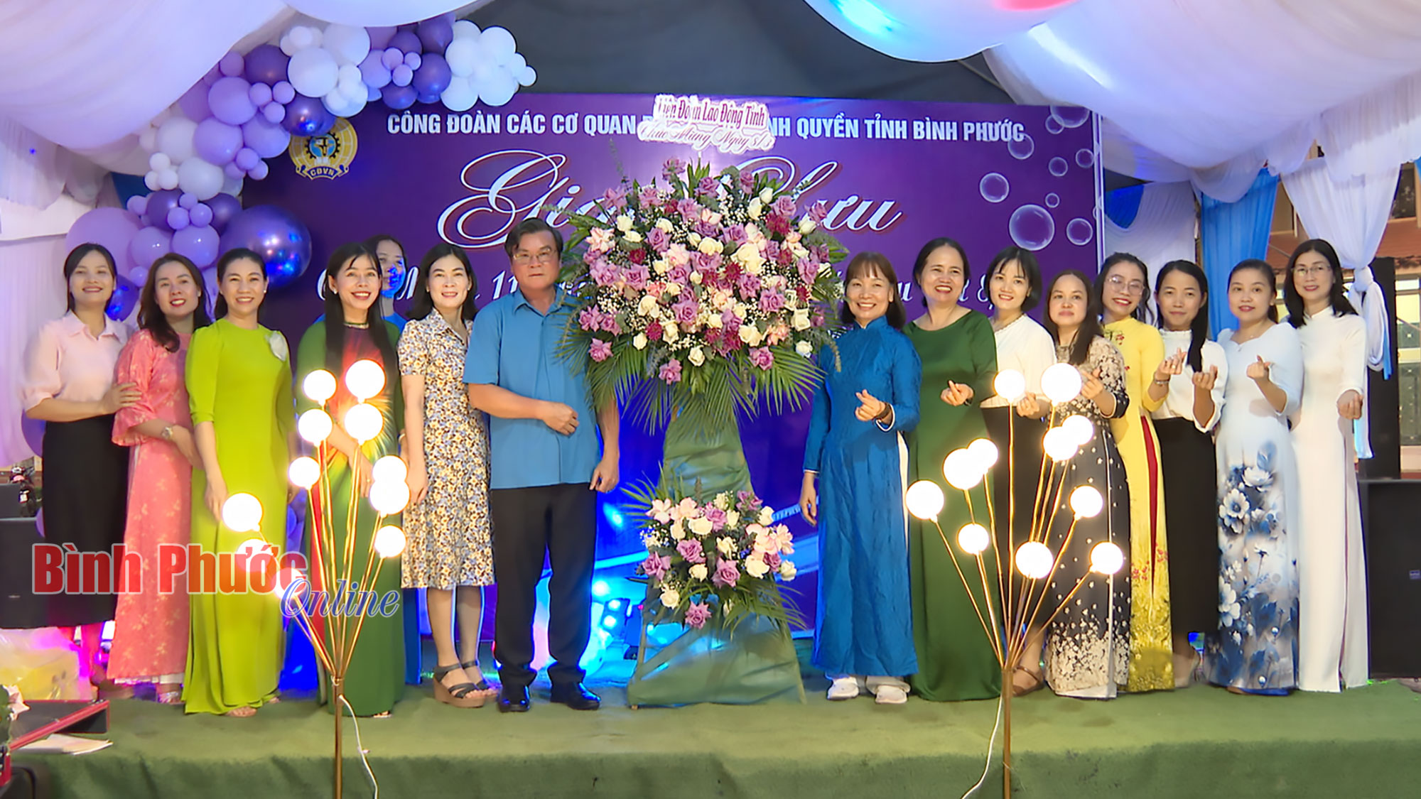 Cán bộ nữ công giao lưu chào mừng Ngày quốc tế phụ nữ 8-3