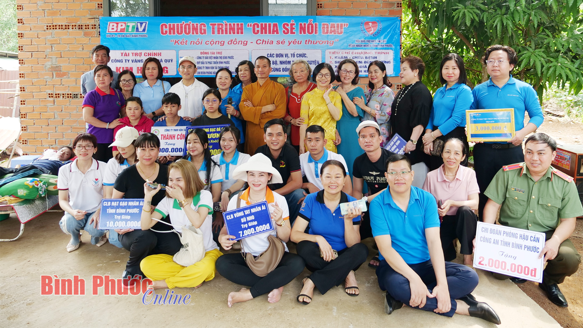 “Chia sẻ nỗi đau” trao hơn 137 triệu đồng trợ giúp chị Từ Thị Tuyết Hạnh