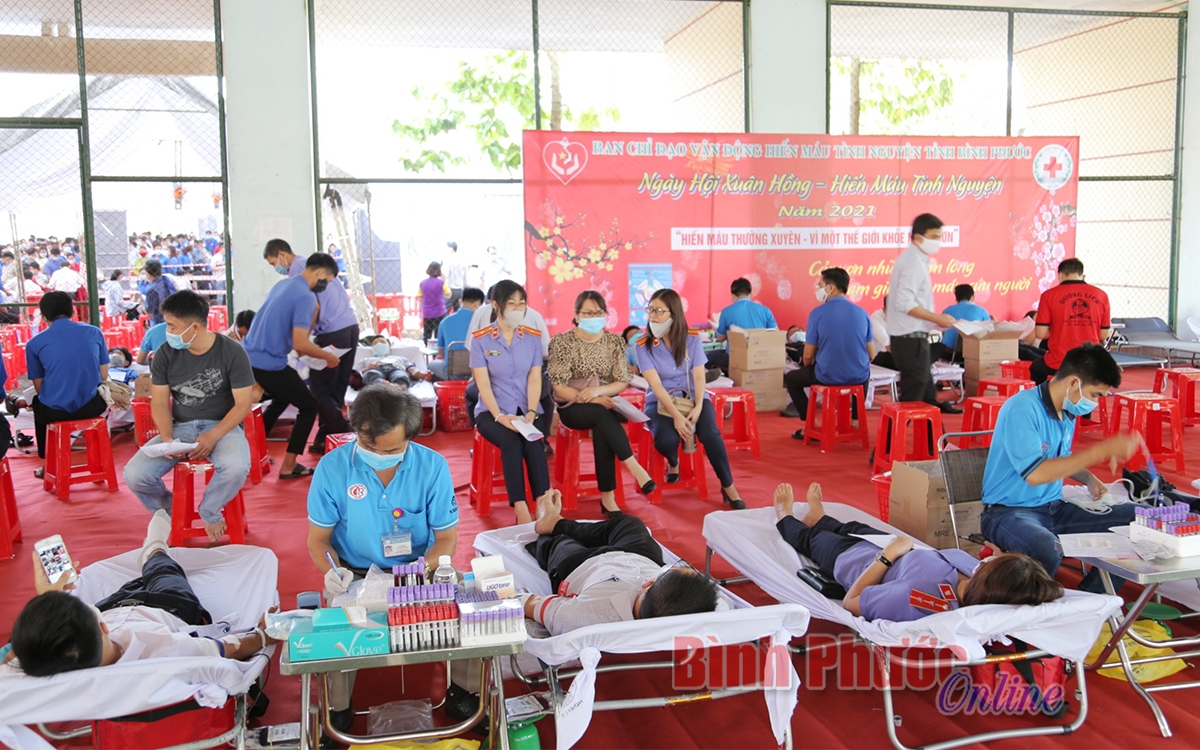 Hưởng ứng Ngày toàn dân hiến máu tình nguyện