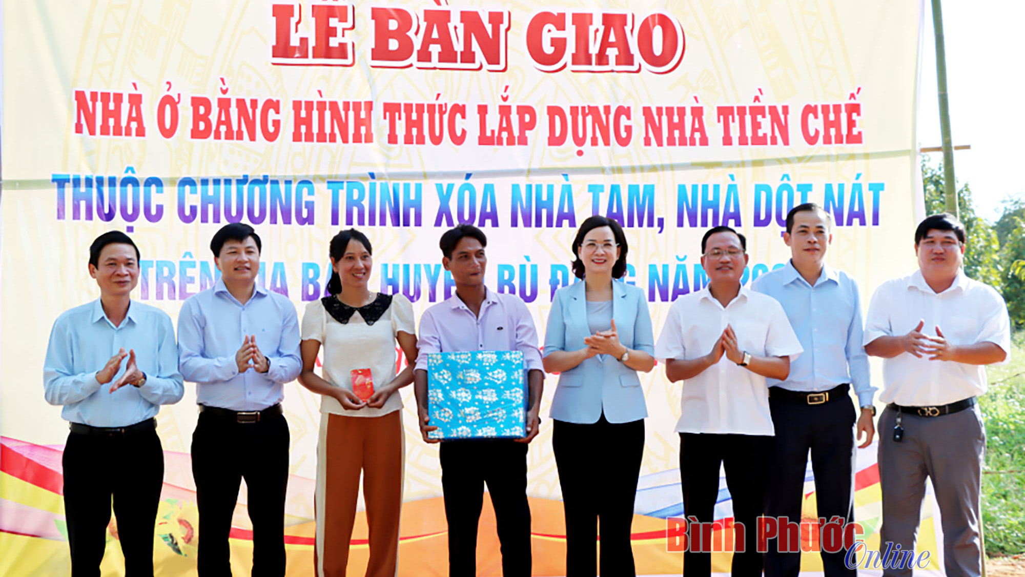 Lãnh đạo tỉnh kiểm tra mô hình nhà tiền chế xóa nhà tạm, nhà dột nát tại Bù Đăng