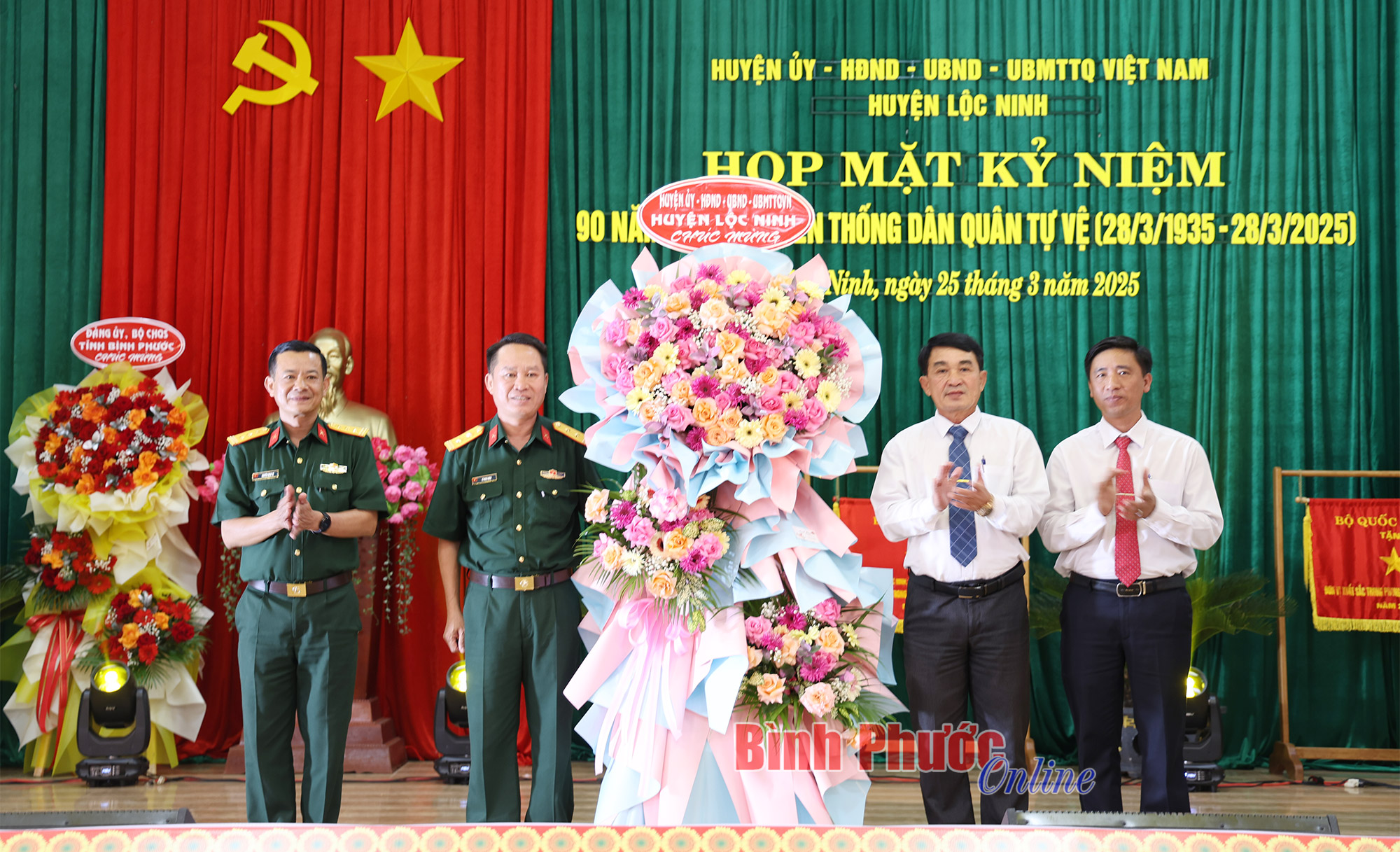 Lộc Ninh, Bù Đăng họp mặt 90 năm Ngày truyền thống dân quân tự vệ