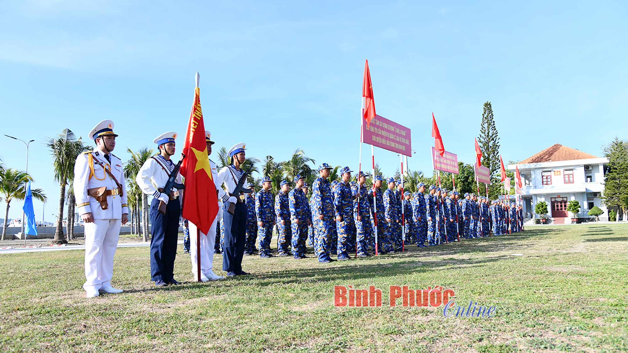 Lữ đoàn 127 tổ chức lễ ra quân huấn luyện năm 2025