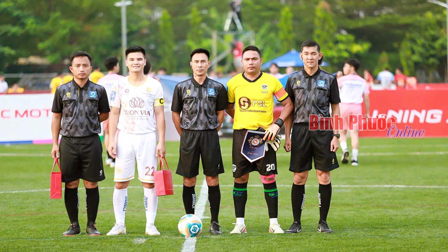 Mong gắn bó lâu dài với bóng đá quê hương