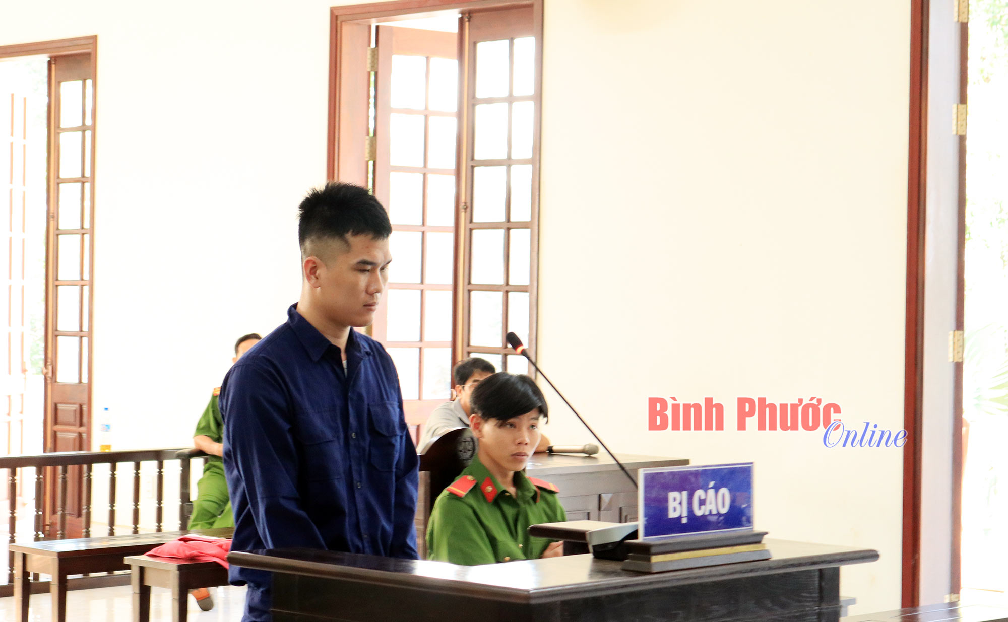 Nam thanh niên chém đại úy công an xã lãnh án hơn 13 năm tù