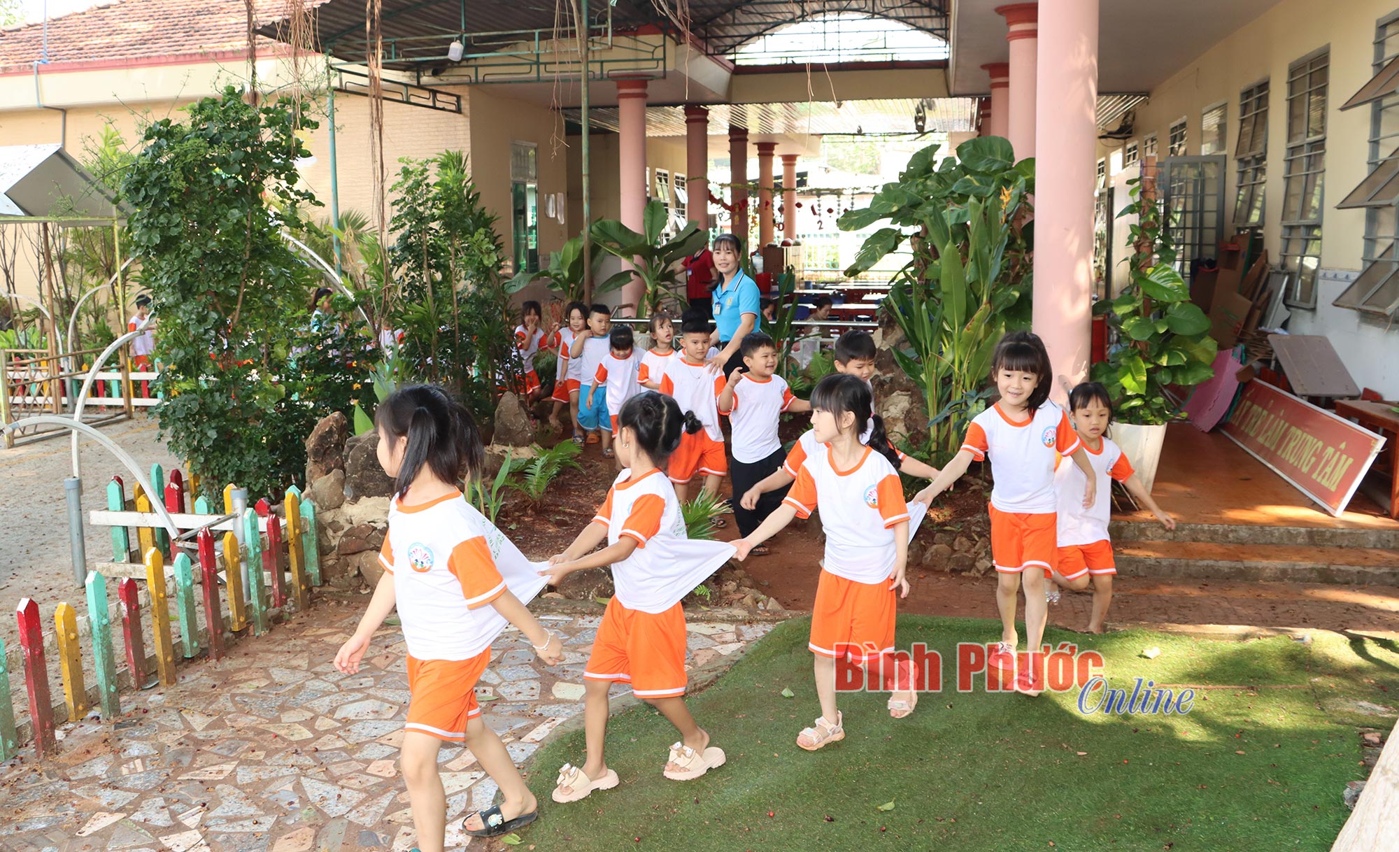 Nông thôn mới kiểu mẫu