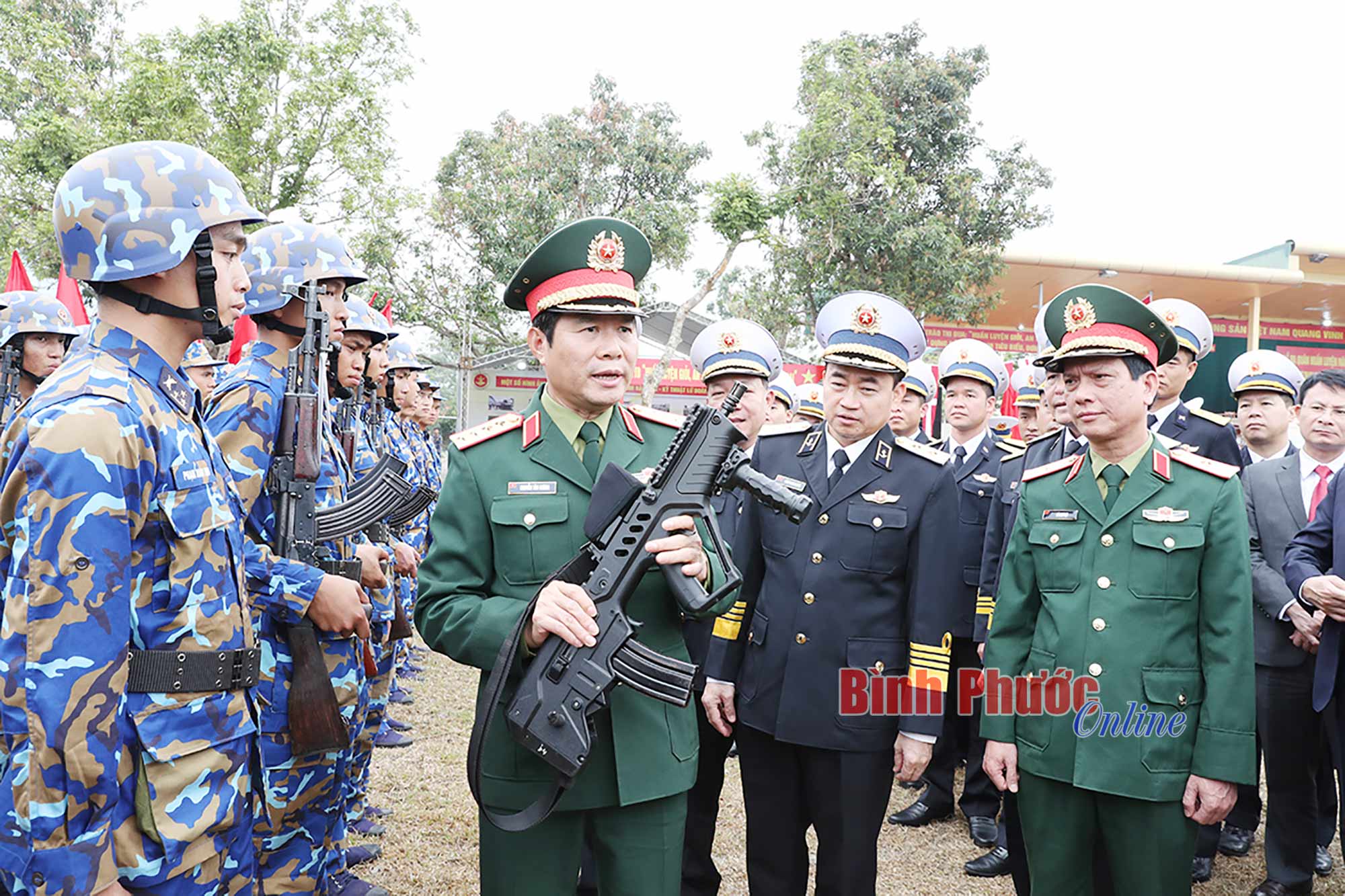 Sôi nổi các hoạt động ra quân huấn luyện tại các đơn vị Quân chủng Hải quân