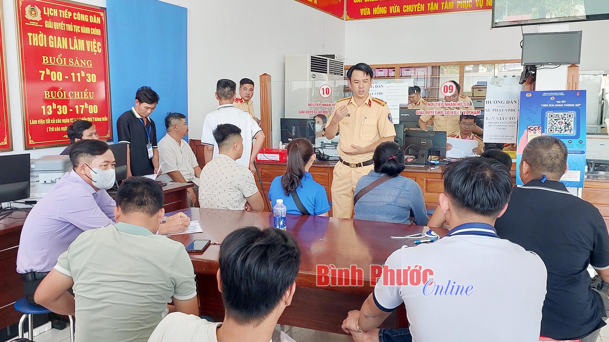 Tiếp nhận cấp đổi, cấp lại giấy phép lái xe cho 50 trường hợp