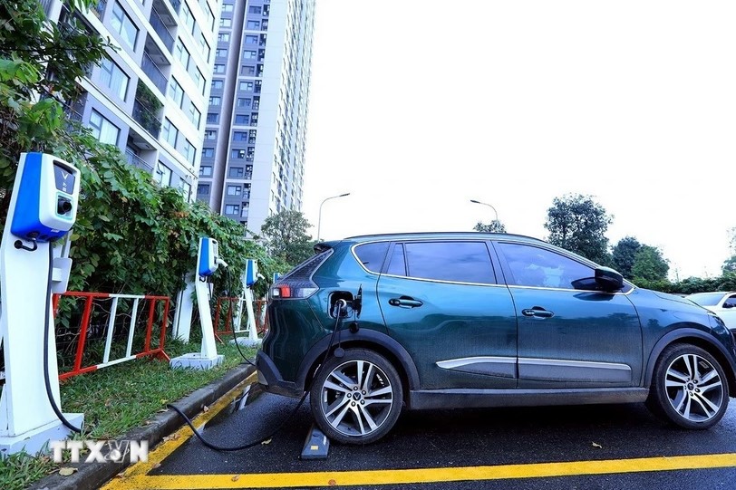 Tiếp tục miễn lệ phí trước bạ đối với xe ôtô điện đến hết tháng 2 năm 2027