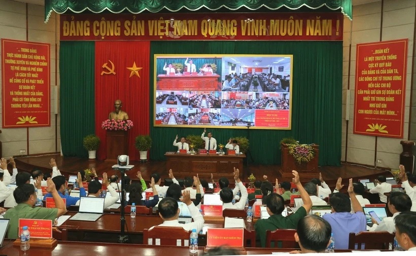 Tinh gọn bộ máy: Tiếp tục hoàn thiện thể chế