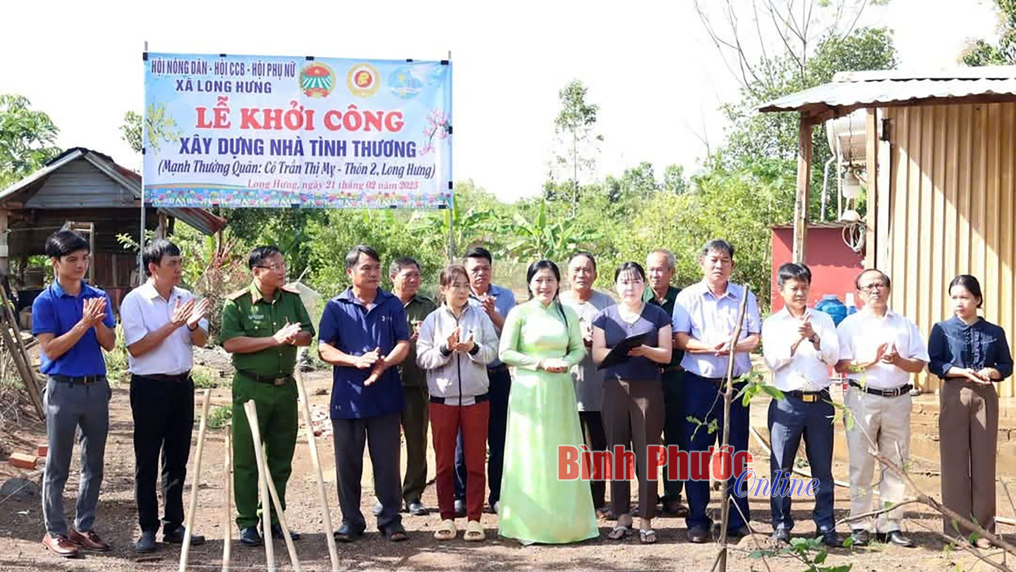 Trao sinh kế, tạo giá đỡ an sinh