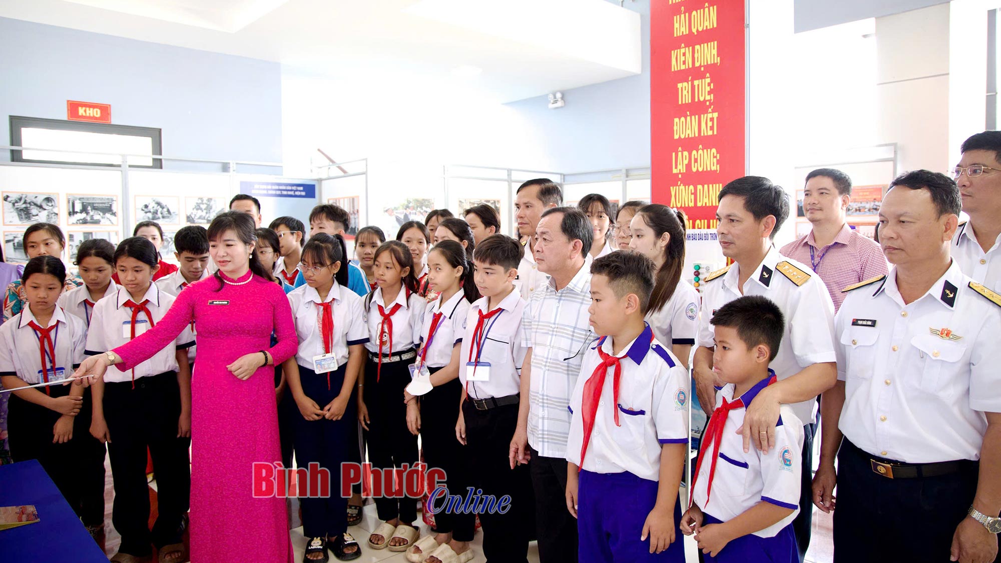 Triển lãm 'Hải quân nhân dân Việt Nam anh hùng - 70 năm hành trình giữ biển'