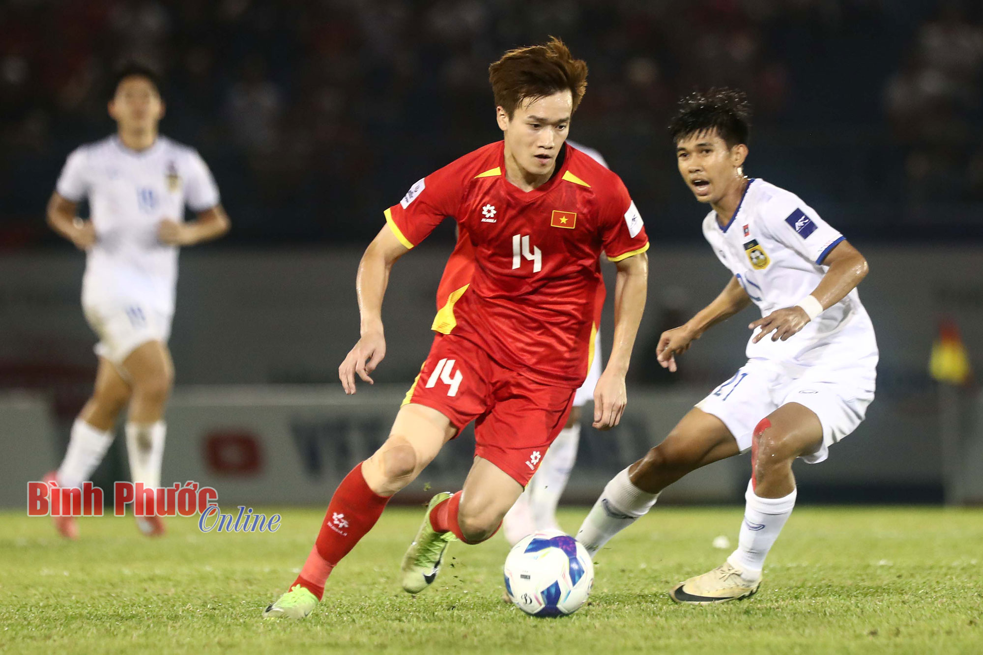 Việt Nam thắng Lào với cơn mưa bàn thắng 5-0