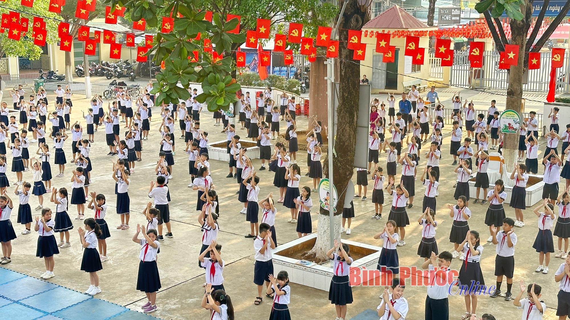 Vui, khỏe tiến bước lên Đoàn