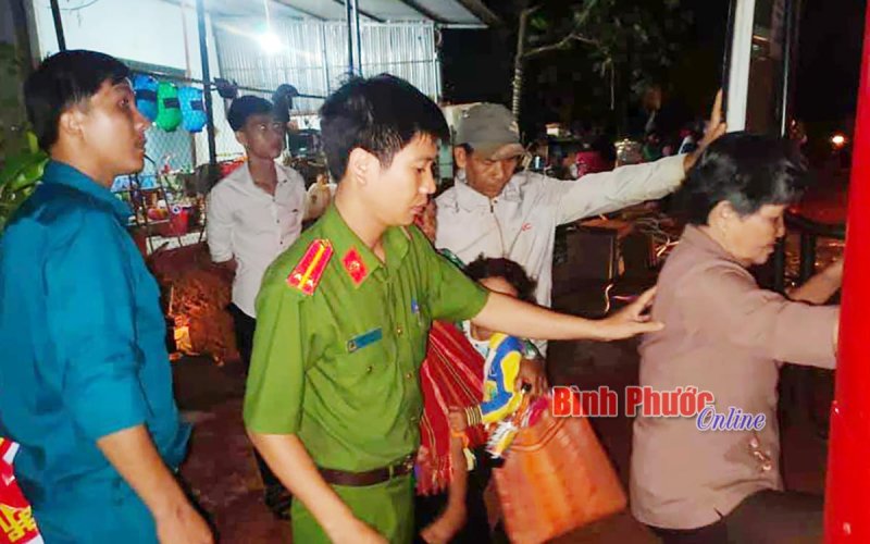 300 người dân xã Phú Riềng làm căn cước công dân được đưa, đón miễn phí