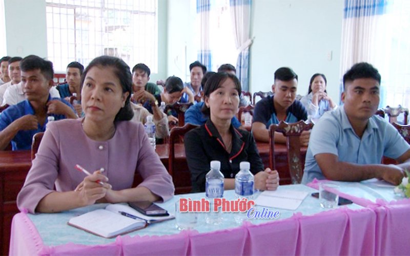 Bí thư Huyện ủy Hớn Quản Nguyễn Thị Xuân Hòa được cử tri nơi cư trú tín nhiệm cao