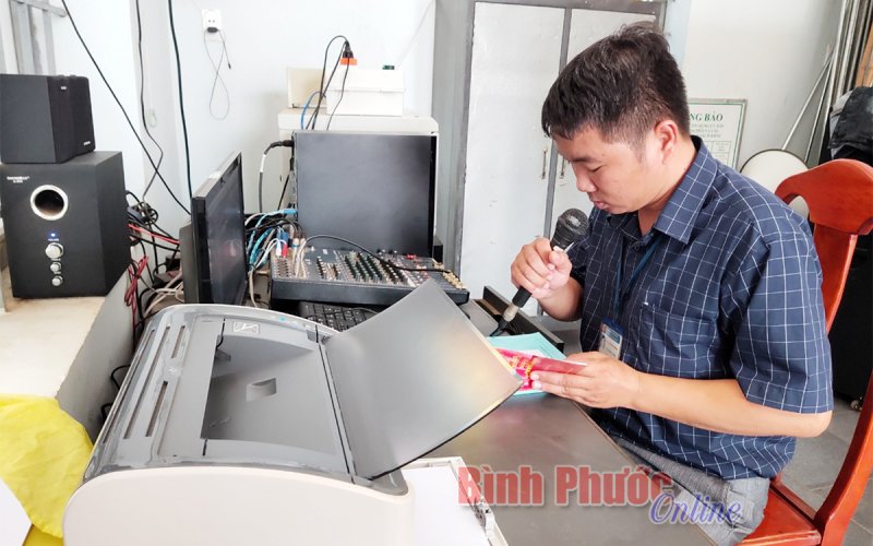 Bù Đốp phát huy vai trò truyền thanh trong tuyên truyền bầu cử