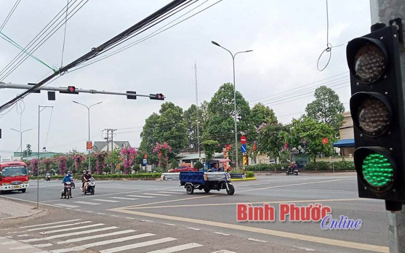 Cần xử lý nghiêm trường hợp vượt đèn đỏ