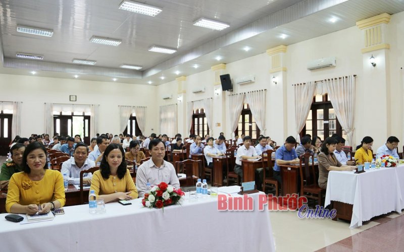 Chương trình hành động gắn với thực tế địa phương