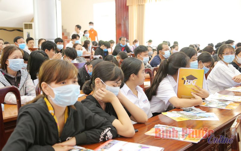 Đẩy mạnh tư vấn hướng nghiệp, phân luồng học sinh từ lớp 9