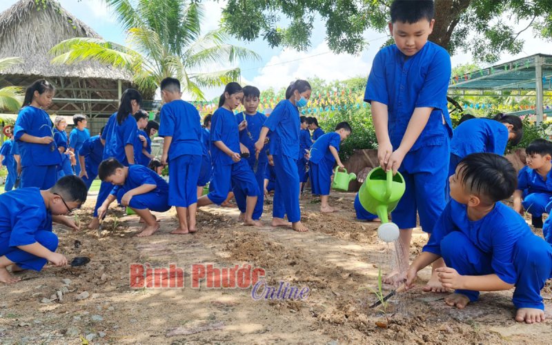 "Đi để đến - trải nghiệm để trưởng thành"