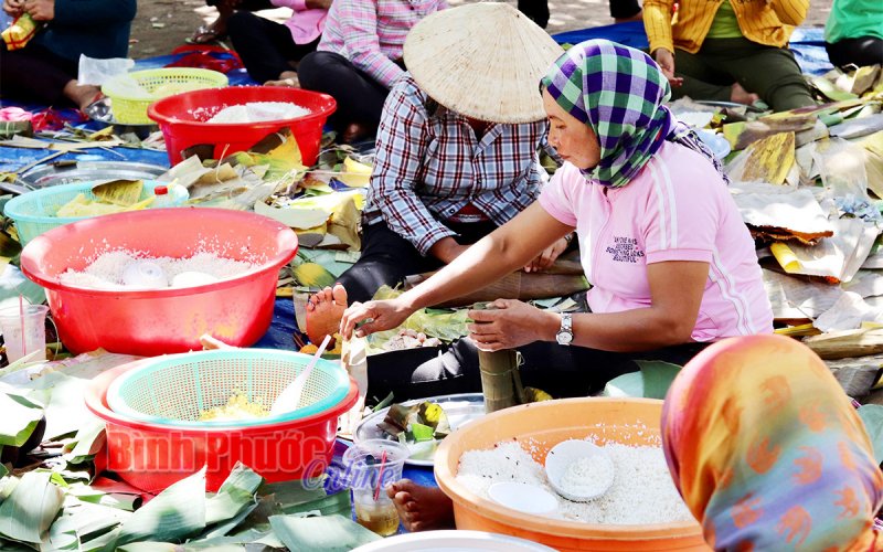 Đồng b&agrave;o d&acirc;n tộc Khmer vui đ&oacute;n tết Ch&ocirc;l Chnăm Thm&acirc;y