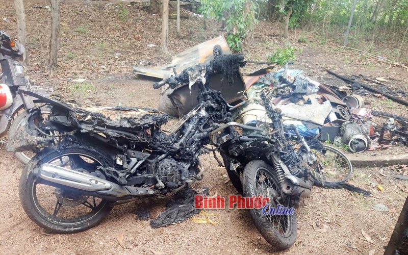 Gia đình nghèo bị hỏa hoạn cần sự giúp đỡ