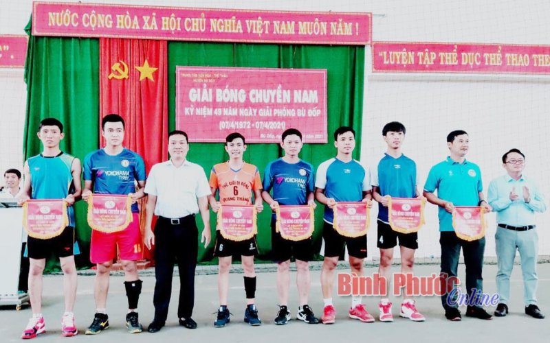 Khai mạc giải bóng chuyền mừng 49 năm Ngày thành lập huyện Bù Đốp 