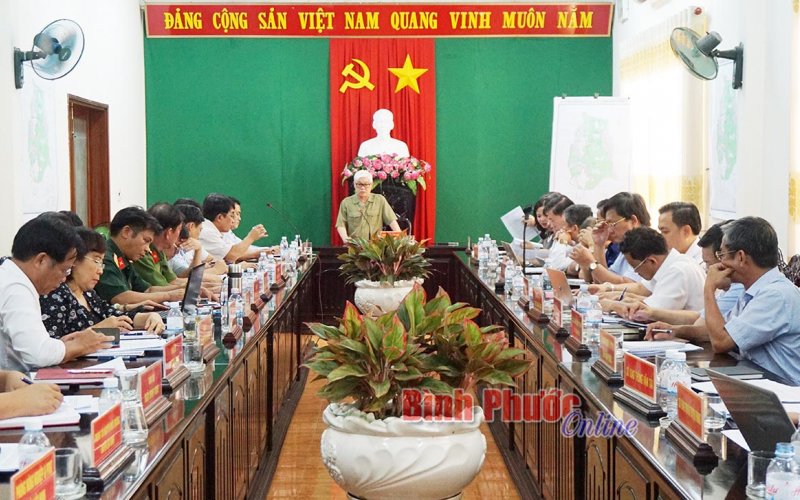 Lộc Ninh phải quan tâm xây dựng, kiện toàn bộ máy để bứt phá