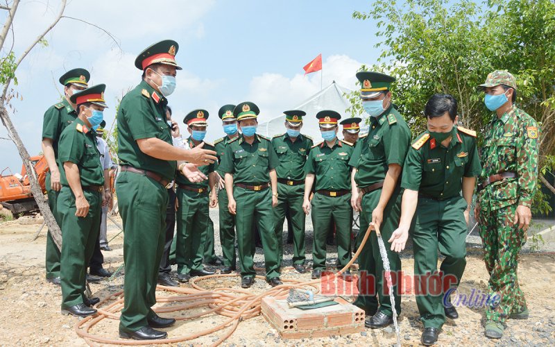 Mỗi chiến sĩ phải là “tấm khiên” vững chắc nơi tuyến đầu chống dịch