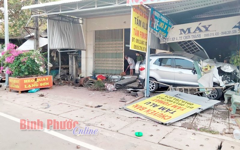 Ô tô “điên” gây tai nạn làm 1 người chết, 1 người nguy kịch