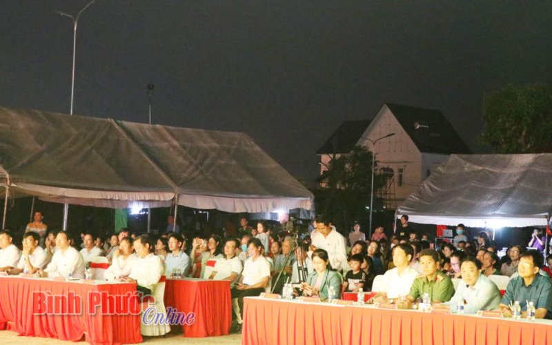 S&ocirc;i nổi chương tr&igrave;nh nghệ thuật &ldquo;Đồng Xo&agrave;i - Nhịp sống trẻ&rdquo;