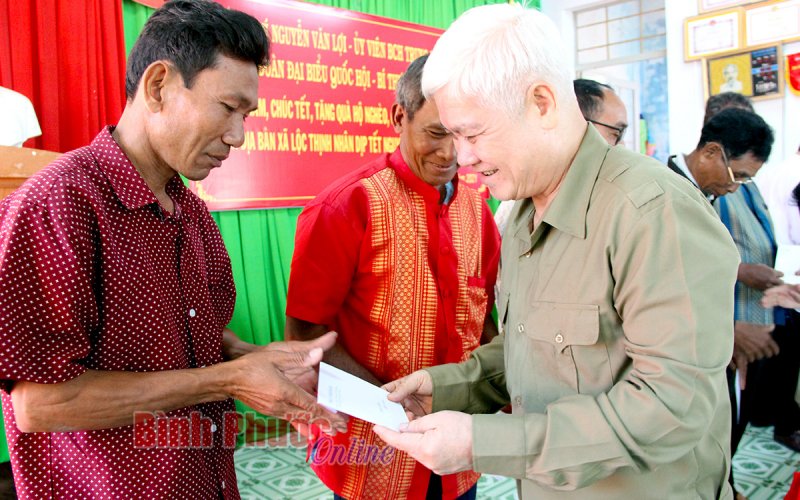 Sứ giả giữa đại ng&agrave;n