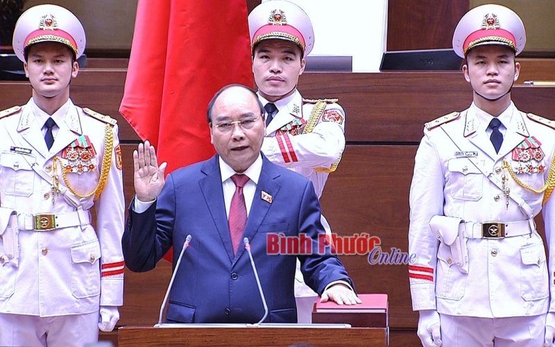 Tân Chủ tịch nước Nguyễn Xuân Phúc tuyên thệ nhậm chức