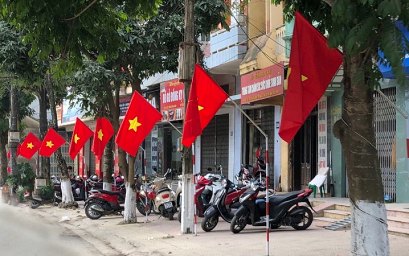 Thông báo treo cờ Tổ quốc và nghỉ lễ Giỗ Quốc tổ Hùng Vương