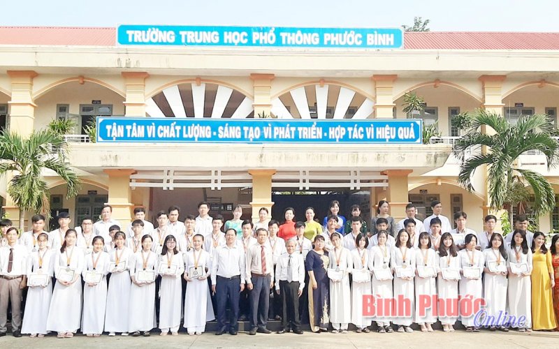 THPT Phước Bình vinh danh 37 học sinh đoạt huy chương Olympic